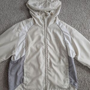 Pull&Bear Hooded Windbreaker Jacket in Cream & Black Patch